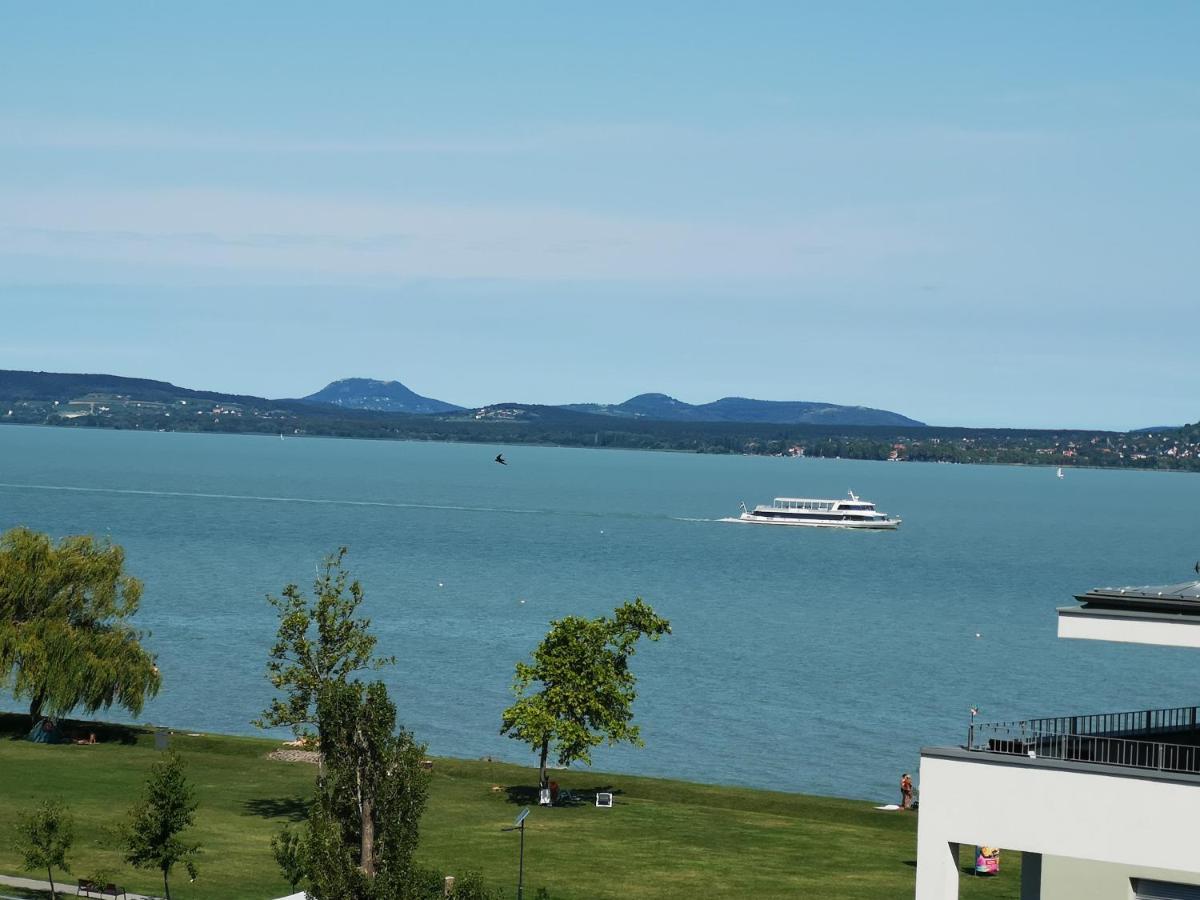 Silver Gray Appartment Balatonlelle Extérieur photo