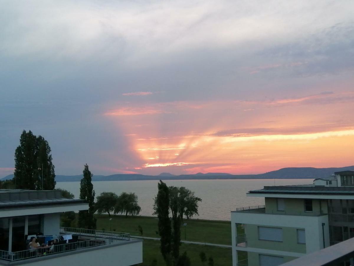 Silver Gray Appartment Balatonlelle Extérieur photo
